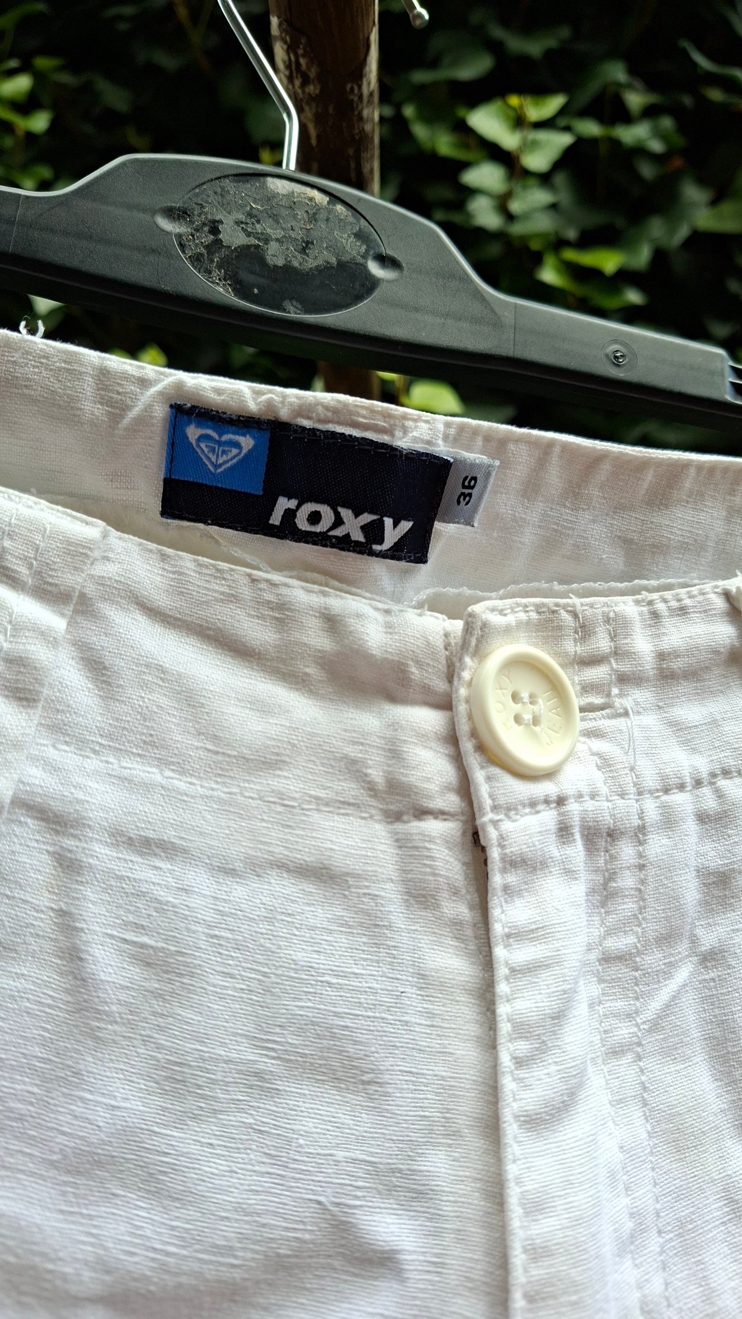 Cream Linen Roxy 3/4 Pants