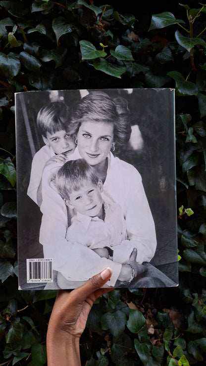 Diana: A TRIBUTE TO THE PEOPLES PRINCESS